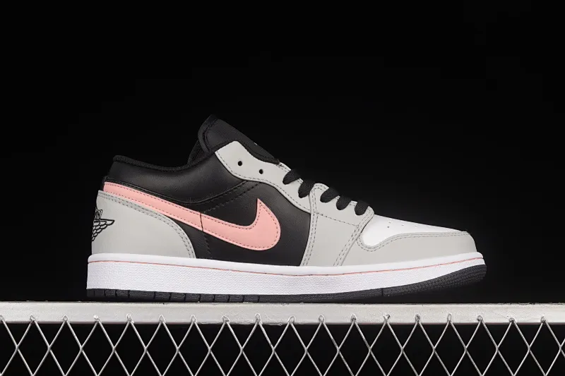 All Categories Air Jordan Jordan Series Basketball Shoes Air Jordan 1 Low Air Jordan 1 Low AJ1 Joe 1 White Black Pink Sports Culture Basketball Shoes 553558-062